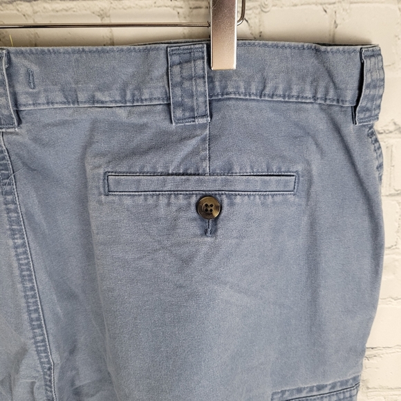 L. L. BEAN | 100% cotton cargo shorts - Picture 3 of 7